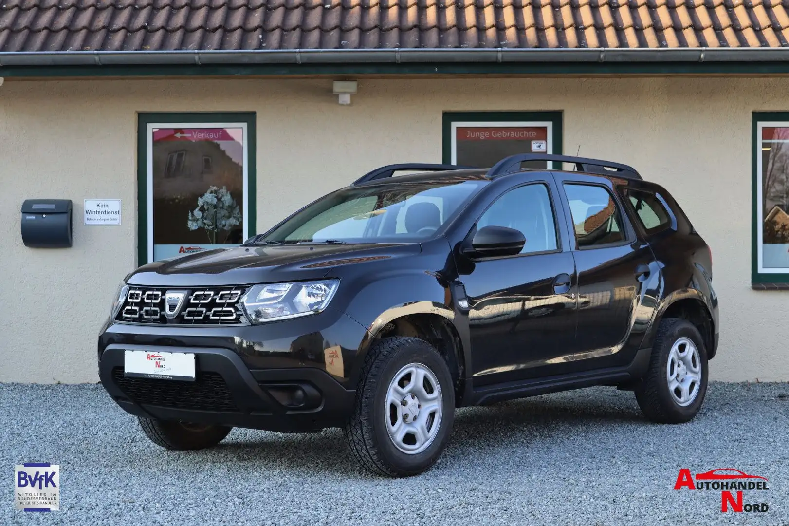 Dacia Duster II 1,6 SCE Essential Klima/PDC Nero - 1