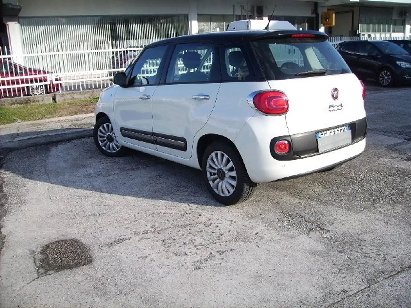 Fiat 500L 1.6 D Multijet Business 105 cv. Lounge Blanc - 2