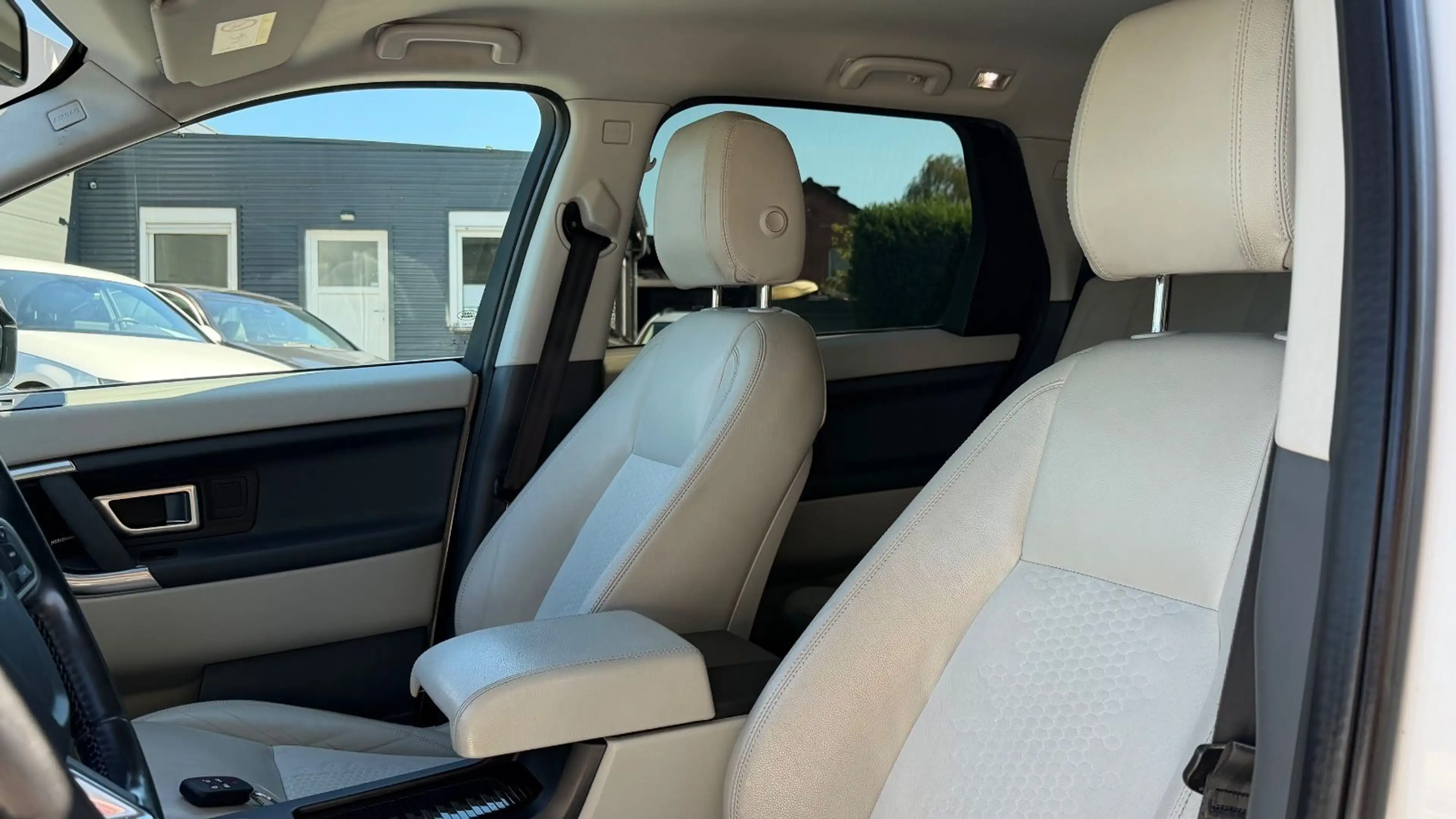 Land Rover Discovery Sport SE AWD#NAVI#LEDER#TEMPOMAT# — photo 5