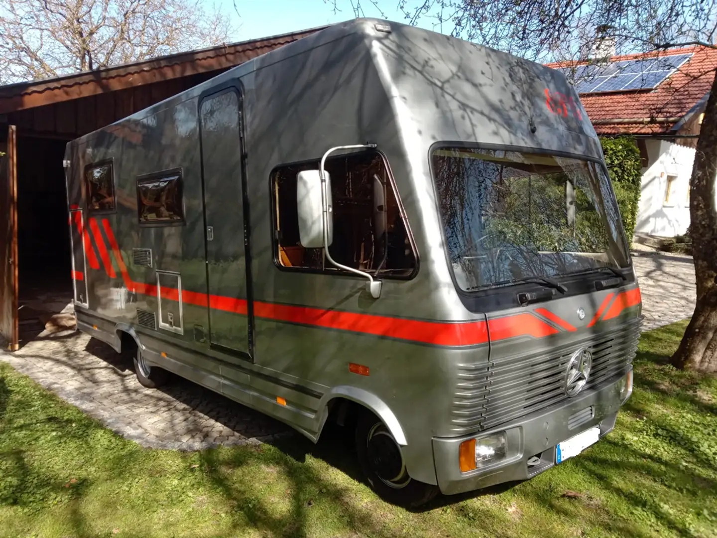 Caravans-Wohnm Mercedes-Benz Wohnmobil auf Mercedes 410D Silber - 1