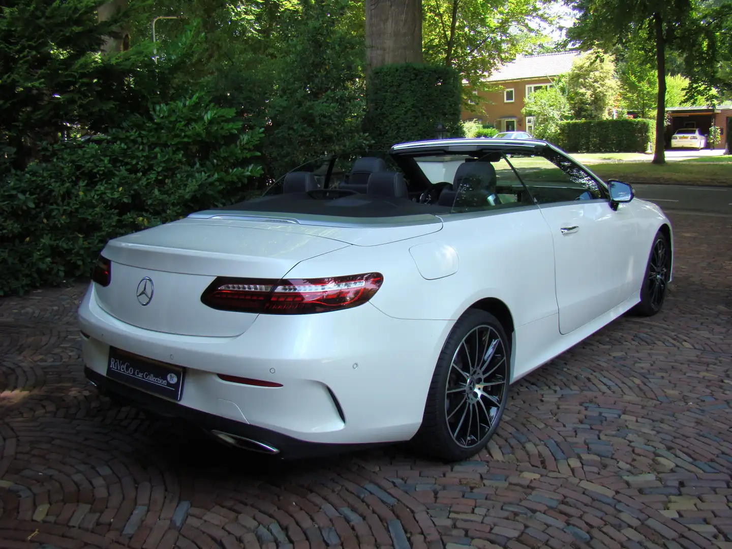Mercedes-Benz E 450 Cabrio 4MATIC AMG Line Wit - 2