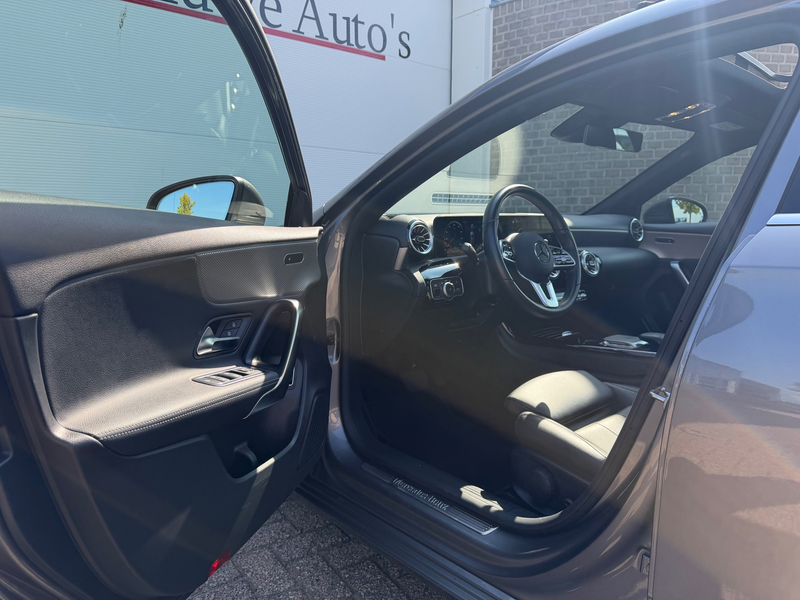 Mercedes-Benz A 180 Business Solution Luxury|Cam|Pano — photo 29