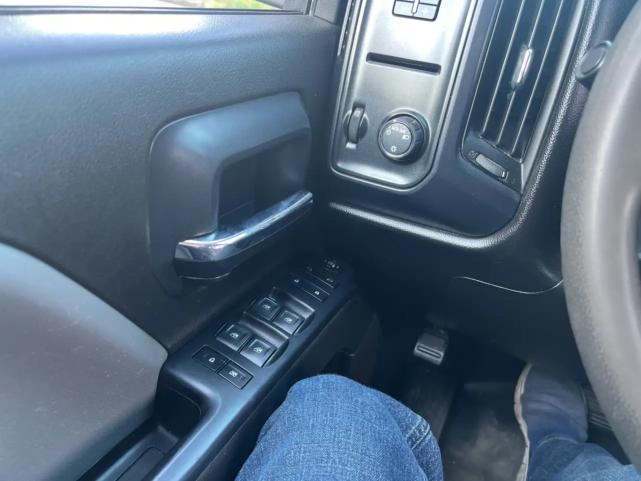 Chevrolet Silverado 1500 снимка Chevrolet Silverado 1500