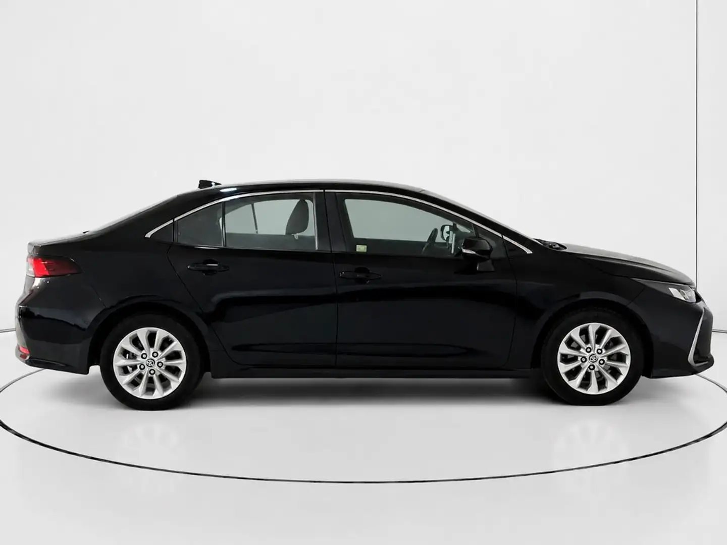 Toyota Corolla Sedán 125H Business Plus Negro - 2