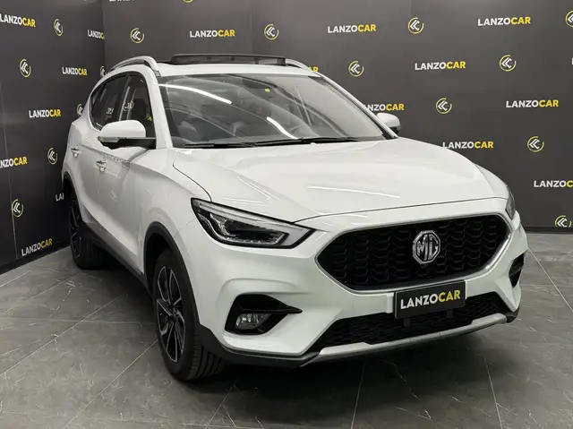 MG ZS view 3