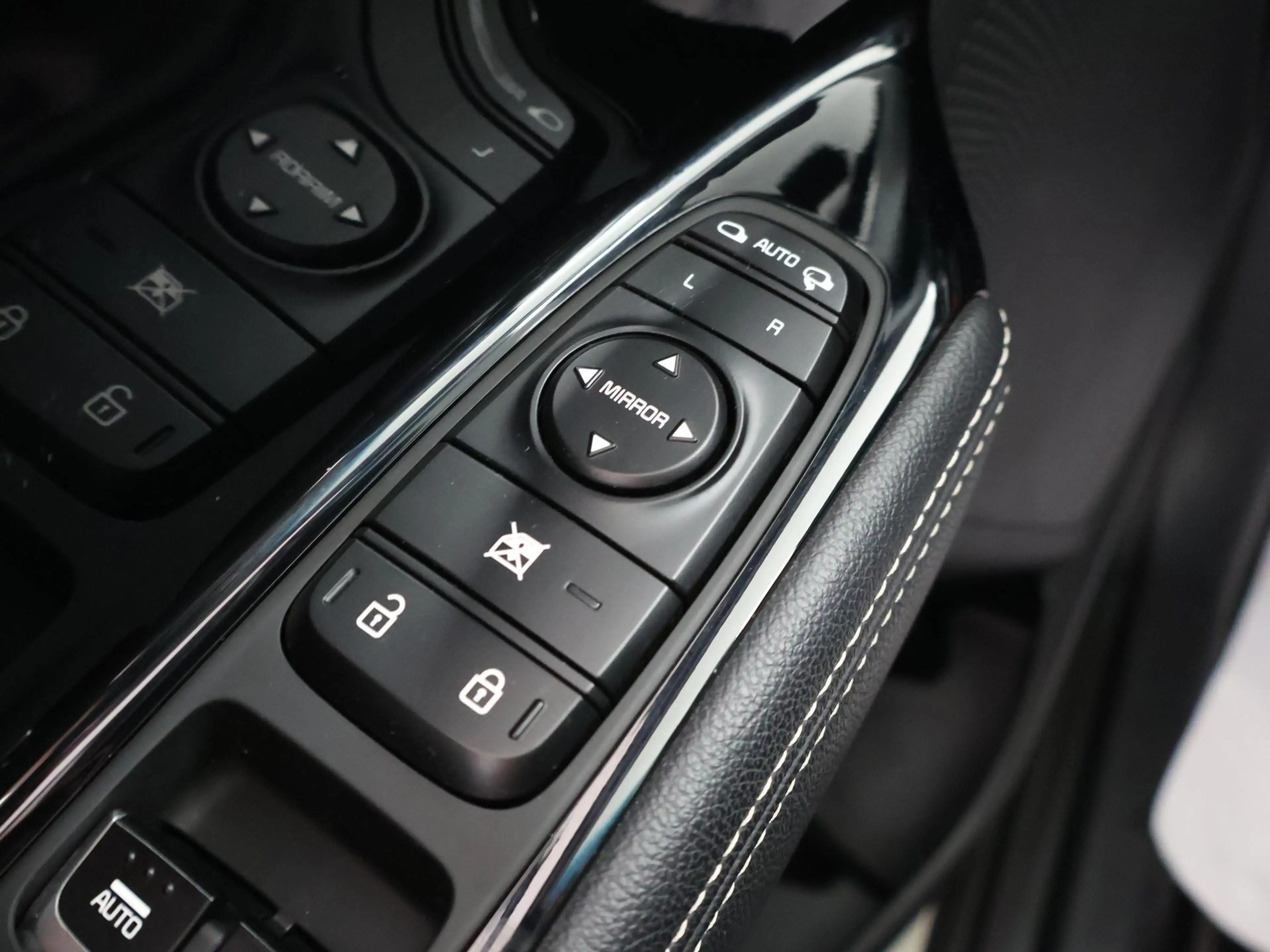 Kia e-Niro ExecutiveLine 64 kWh | Schuifdak | Stoel/Stuurverw — photo 35