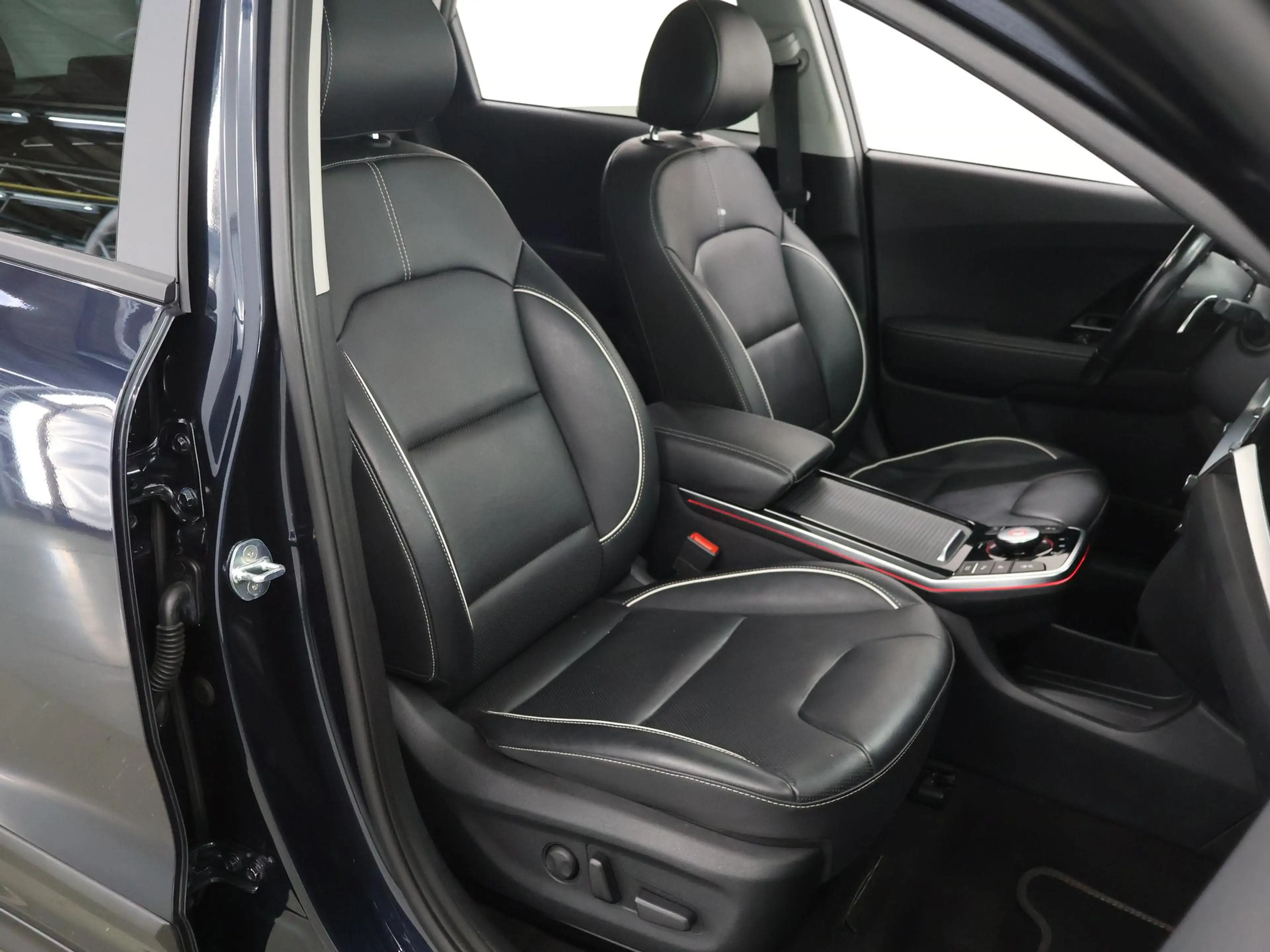Kia e-Niro ExecutiveLine 64 kWh | Schuifdak | Stoel/Stuurverw — photo 12