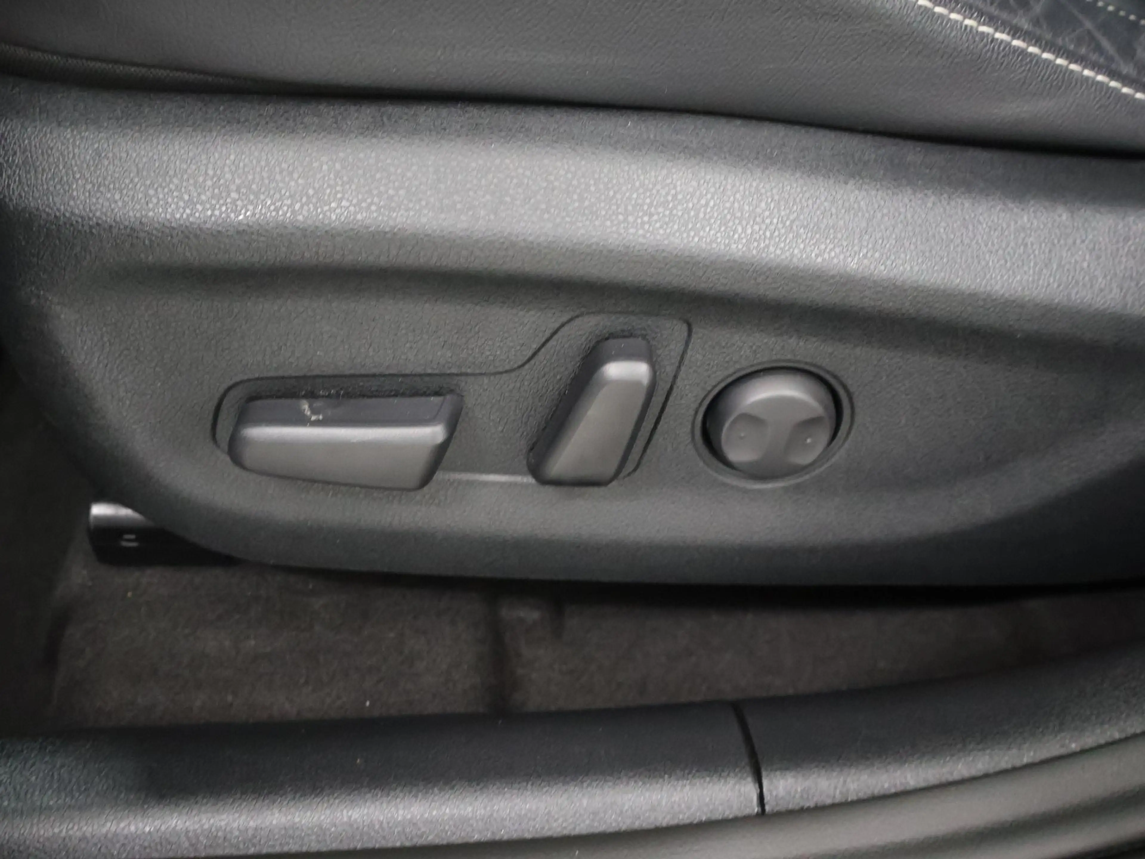 Kia e-Niro ExecutiveLine 64 kWh | Schuifdak | Stoel/Stuurverw — photo 13