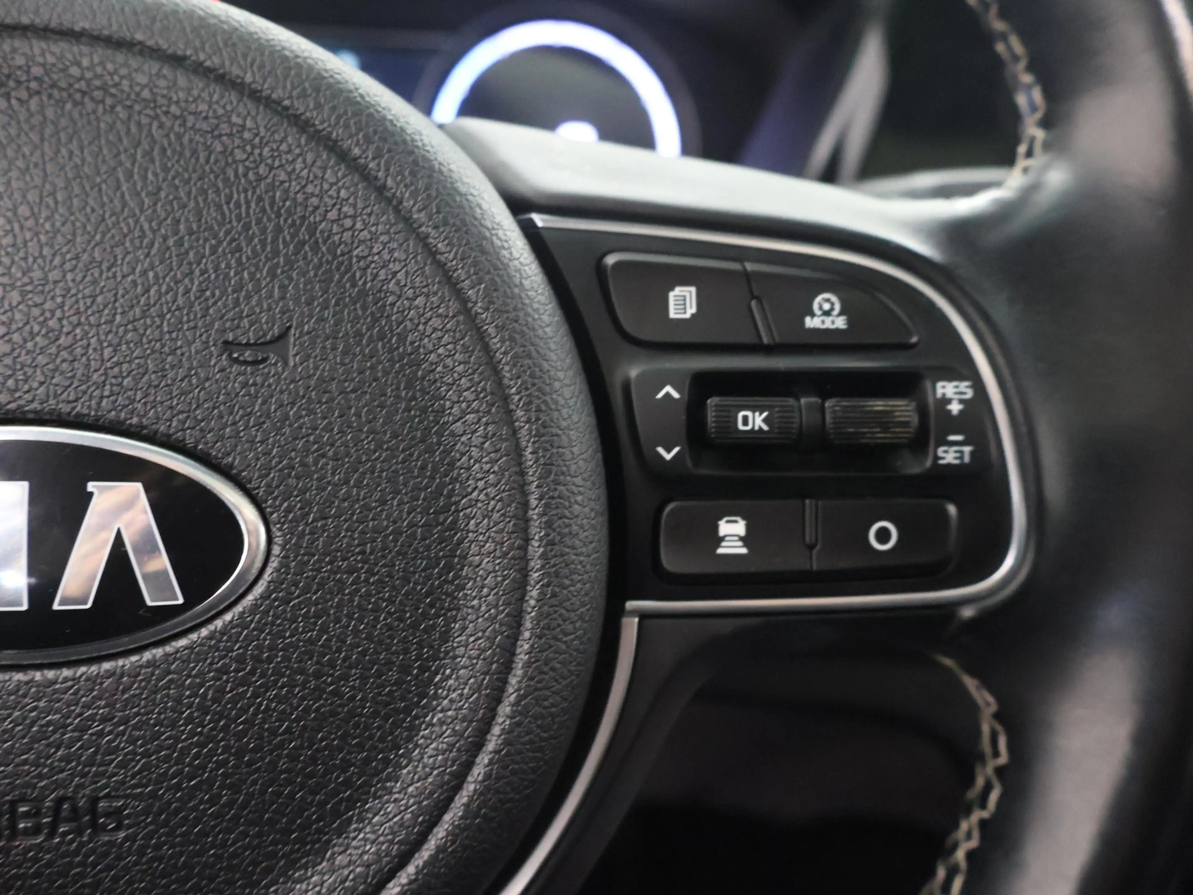 Kia e-Niro ExecutiveLine 64 kWh | Schuifdak | Stoel/Stuurverw — photo 28
