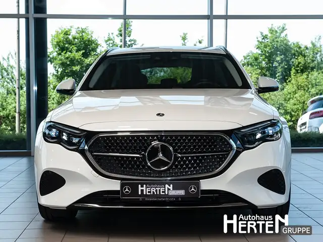 Mercedes-Benz E-Class view 2