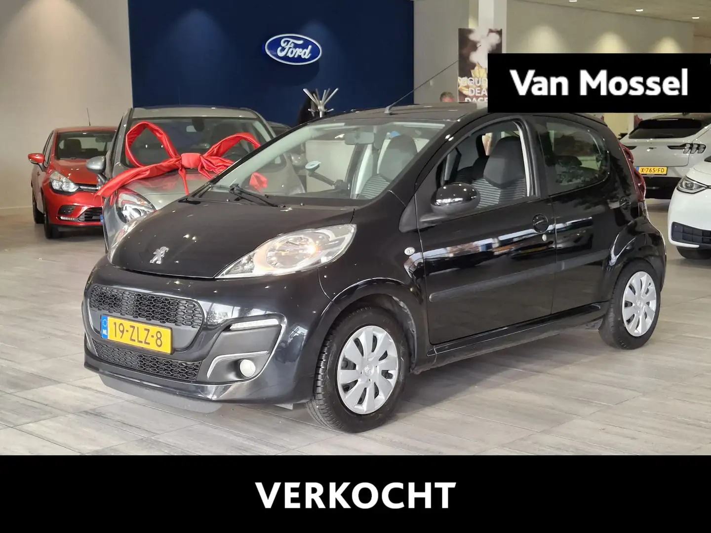 Peugeot 107 1.0 Active | A/C | 5 Deurs | CD | Toerenteller | Zwart - 1