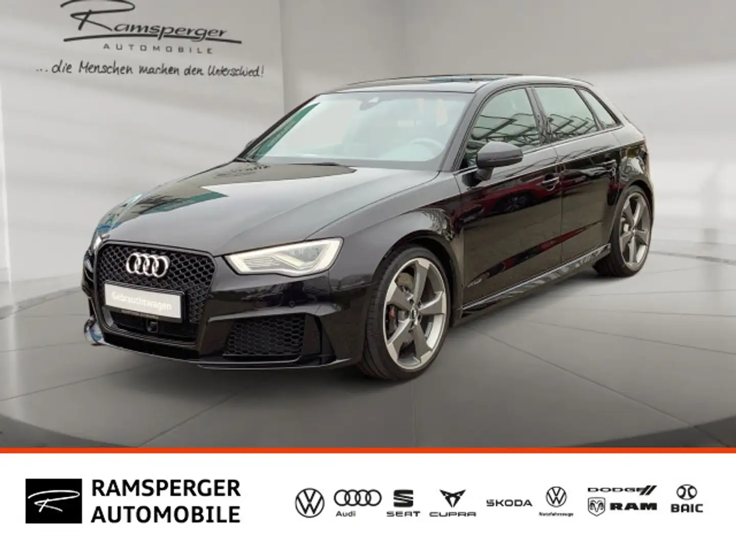 Audi RS3 2.5 TFSI S-tronic ACC Matrix Pano Schwarz - 1