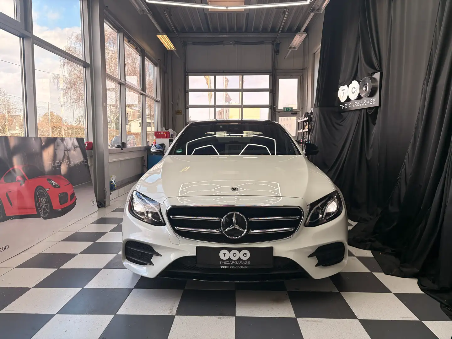 Mercedes-Benz E 220 E 220 d (213.004) Weiß - 2