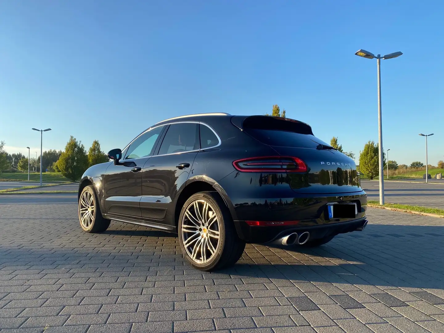 Porsche Macan Macan Turbo / PDK / Panorama / Approved Garantie Schwarz - 2