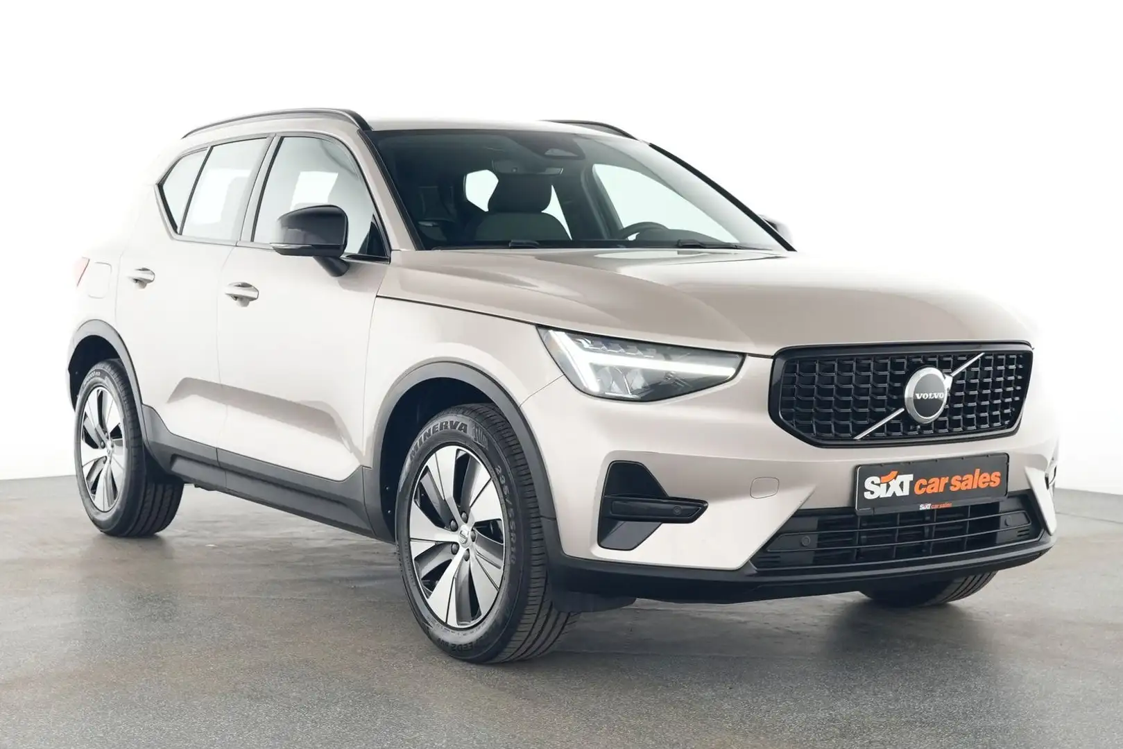 Volvo XC40 B3 Plus Dark|NAV|SHZG|PDC+RFK|el.Sitze|18" Beige - 1