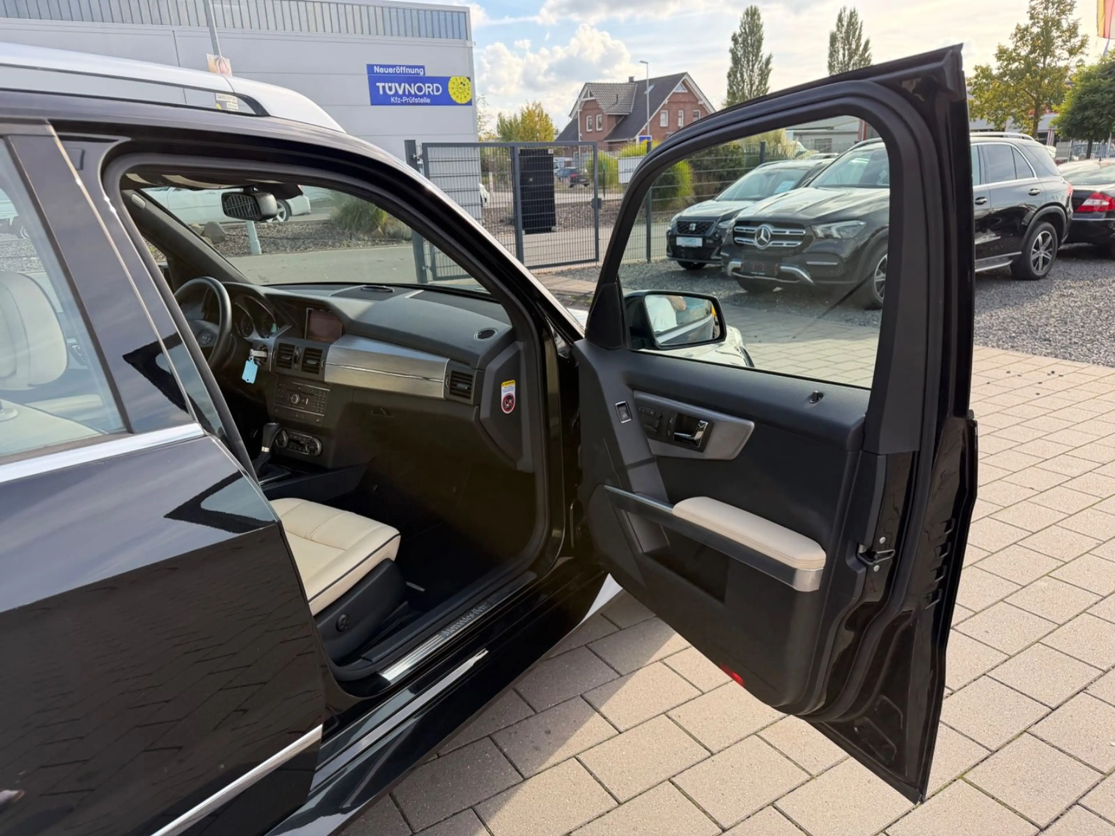 Mercedes-Benz GLK 350 4Matic*MEMORY*LEDER*PANO*MB-SCHECKHEFT* — photo 11