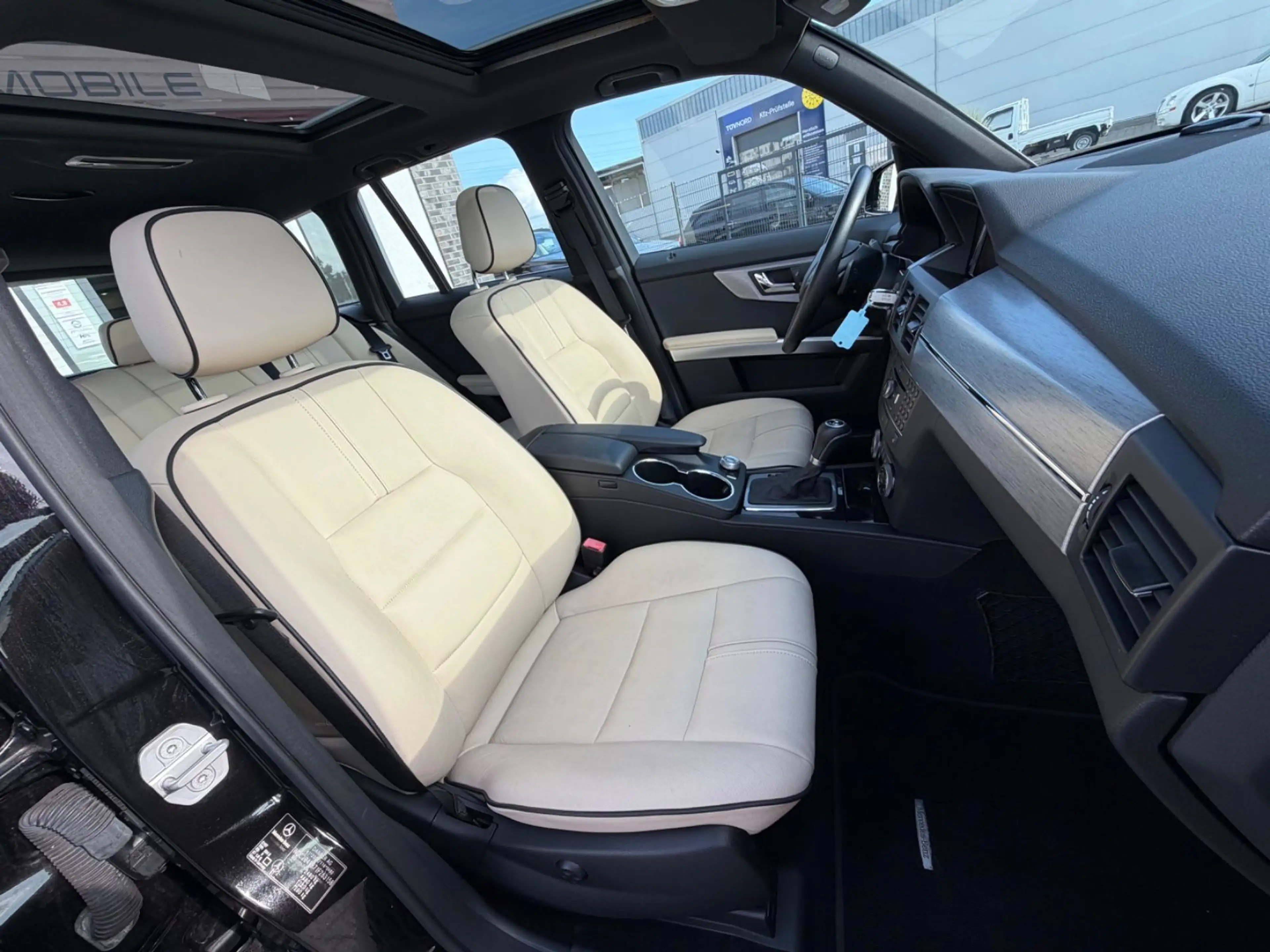 Mercedes-Benz GLK 350 4Matic*MEMORY*LEDER*PANO*MB-SCHECKHEFT* — photo 15