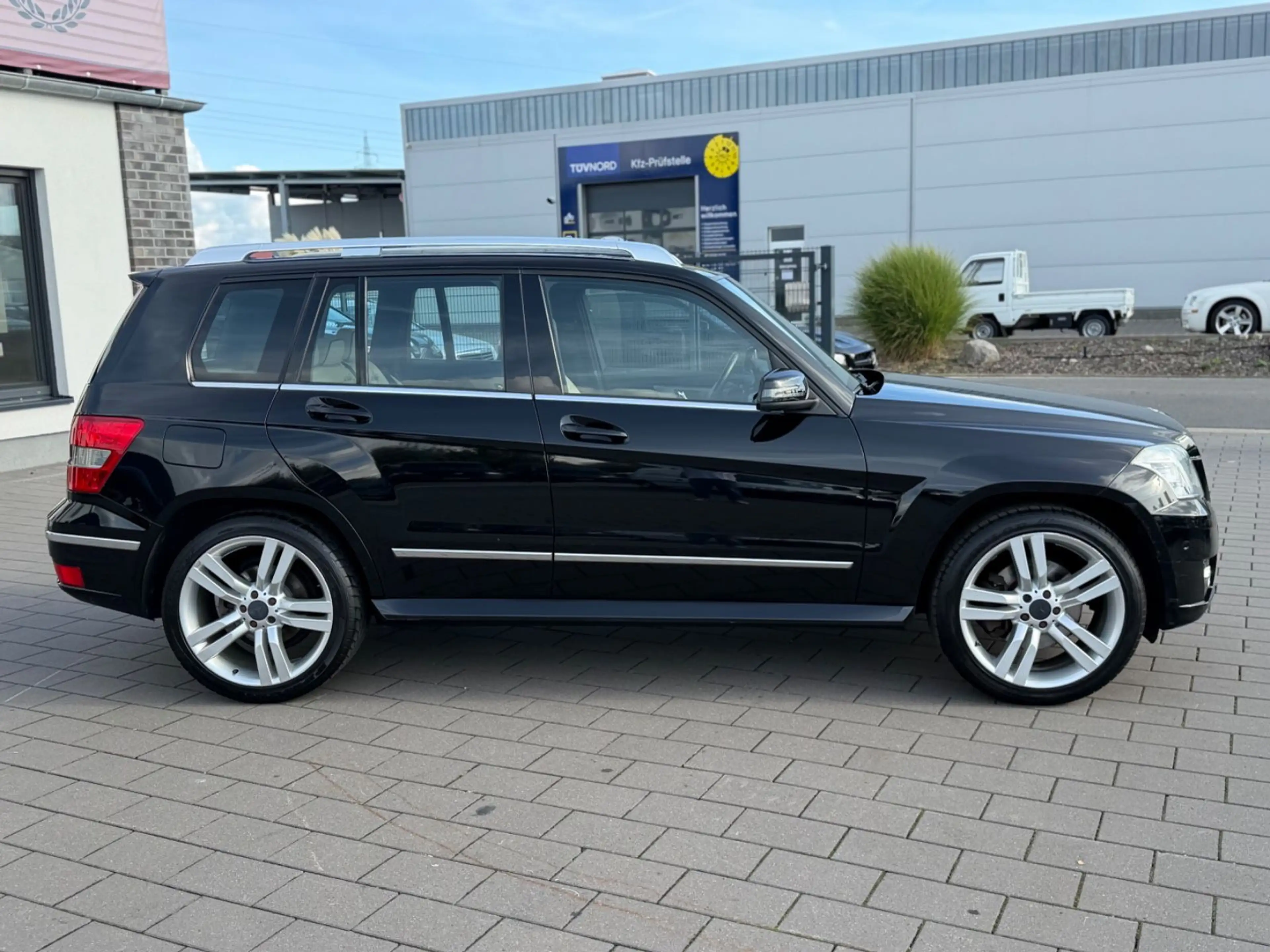 Mercedes-Benz GLK 350 4Matic*MEMORY*LEDER*PANO*MB-SCHECKHEFT* — photo 9