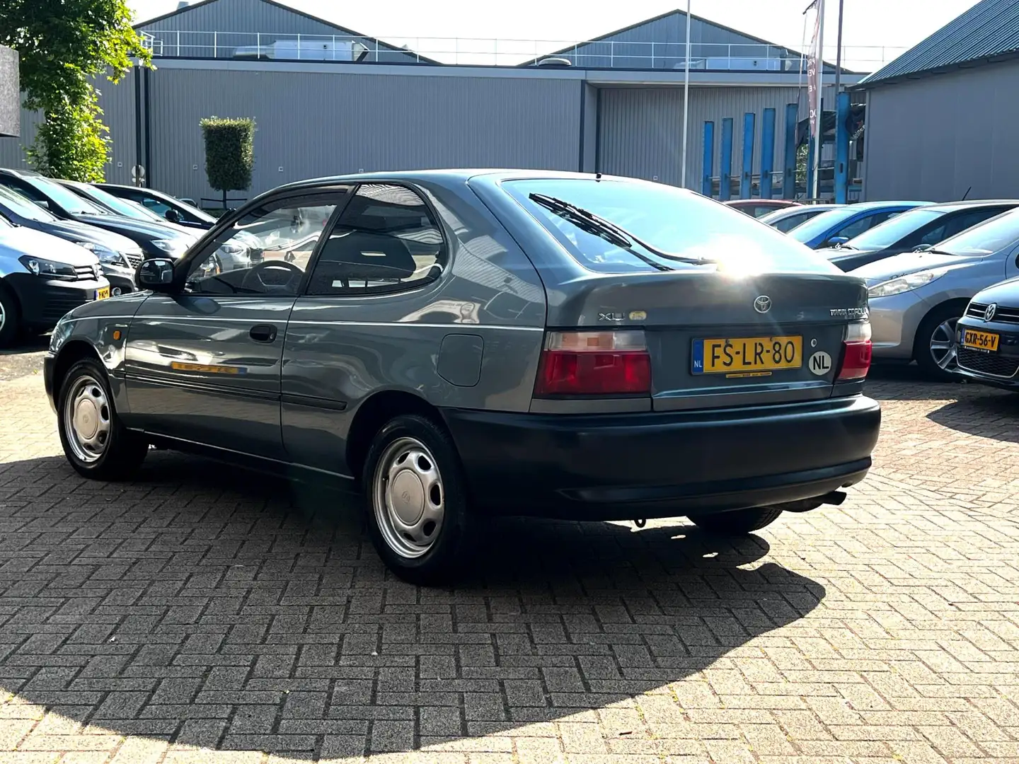 Toyota Corolla 1.3i Friend 92 zeer nette auto ziet er prachtig ui Groen - 2