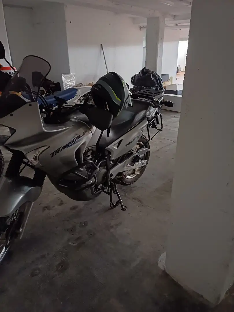 Honda Transalp 650 Gris - 2