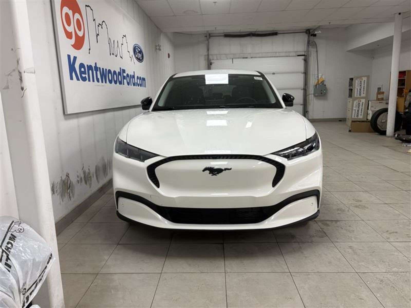 2026 Ford Mustang Mach-E Select | 73KWH Usable STD LFP BATT | Rain Sensing — снимка 1