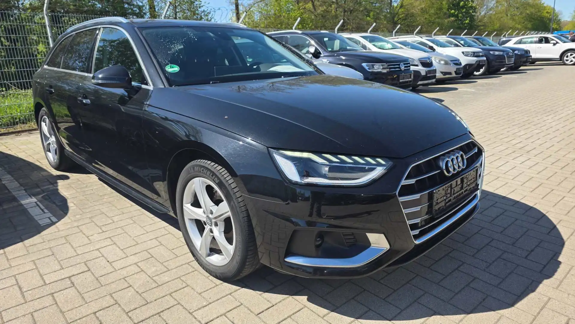 Audi A4 30 TDI advanced *AHK*ACC*LED* Schwarz - 2