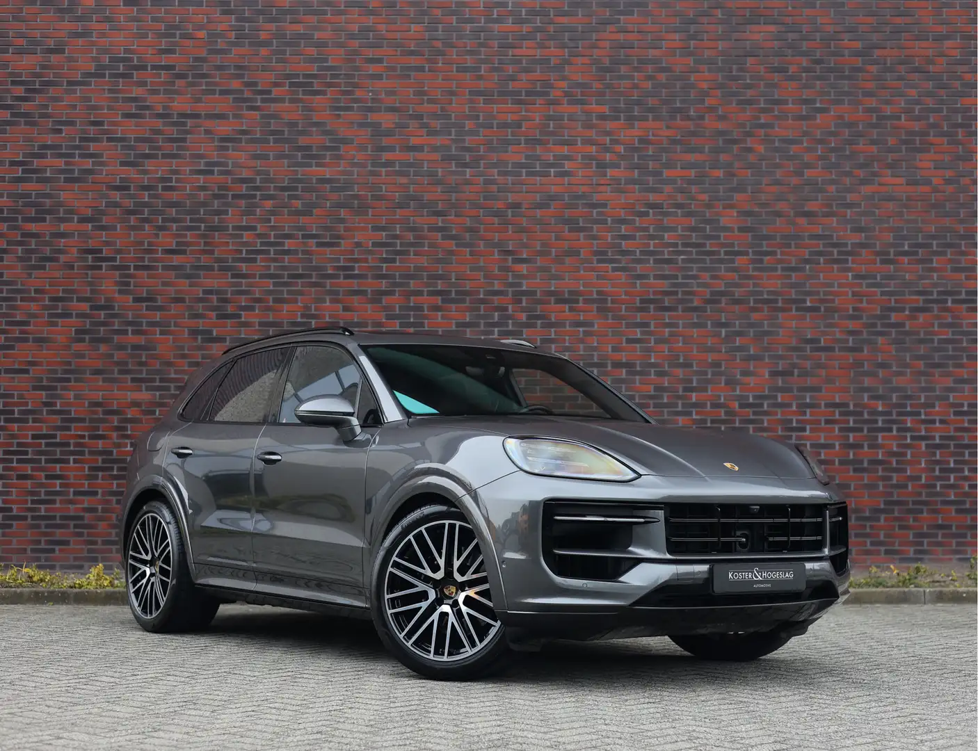 Porsche Cayenne 3.0 E-Hybrid | Pano - Trekhaak - Pas. Display Grau - 1