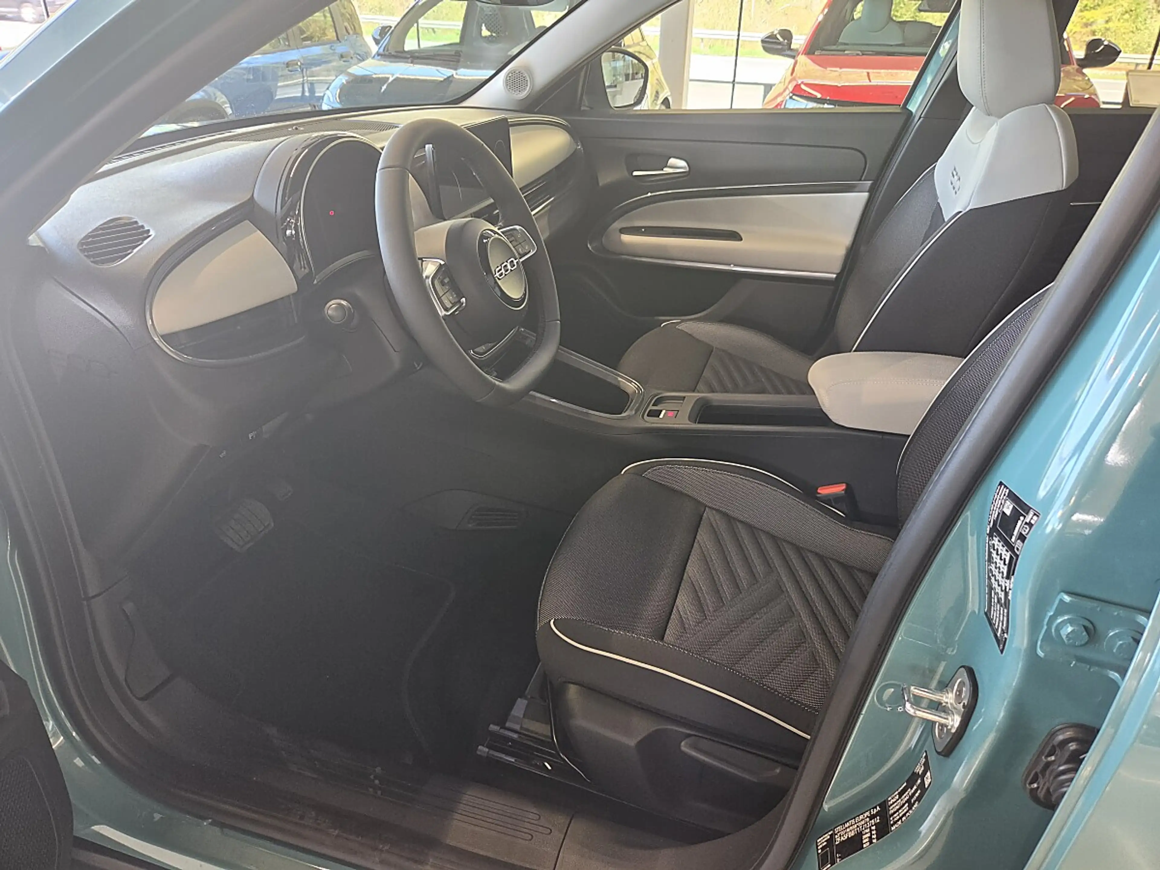 Fiat 600 Hybrid mHEV 110 6-Gang eDCT La Prima — photo 13