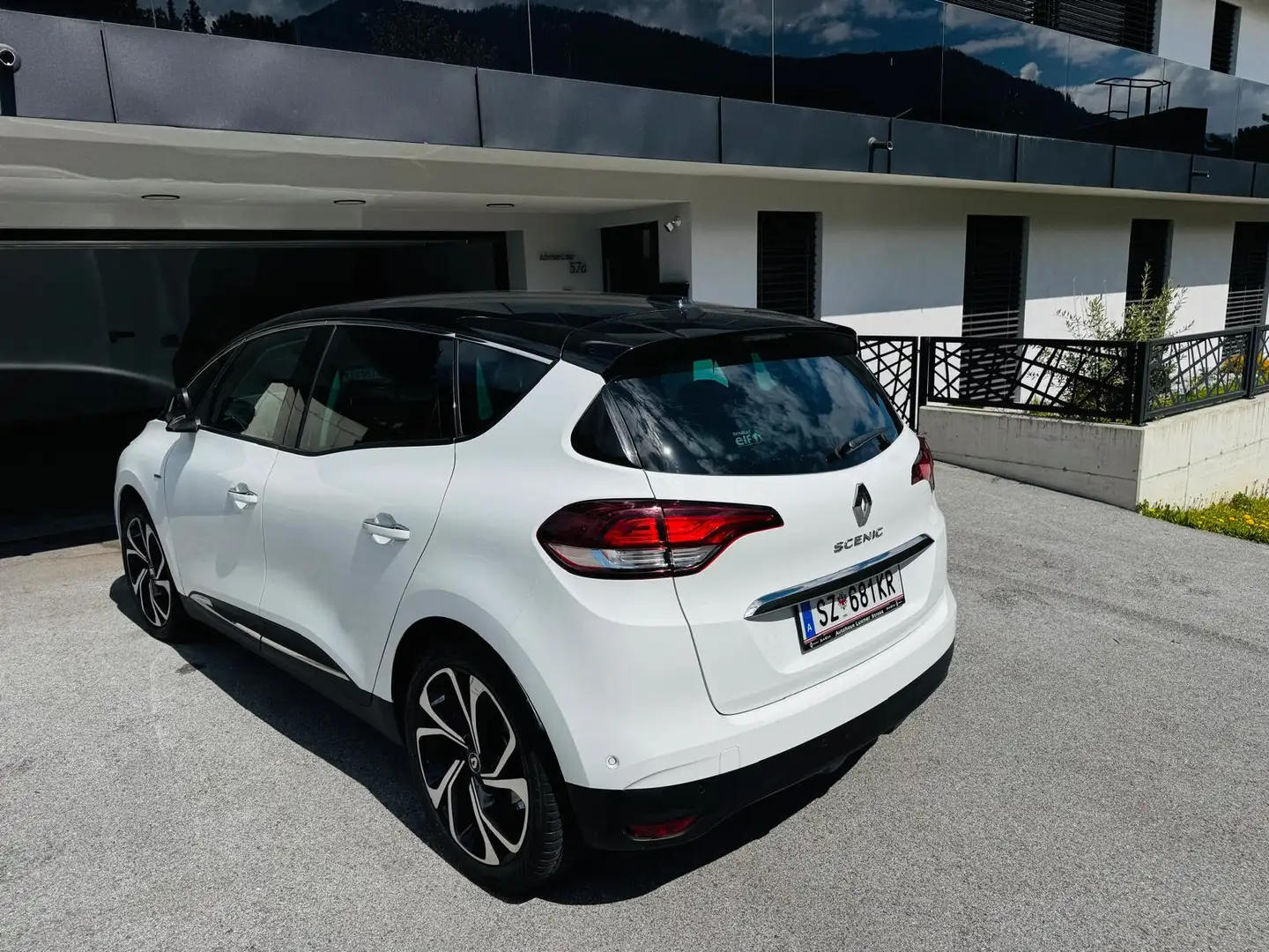 Renault Scenic IV BLUE dCi 120 BOSE Weiß - 1