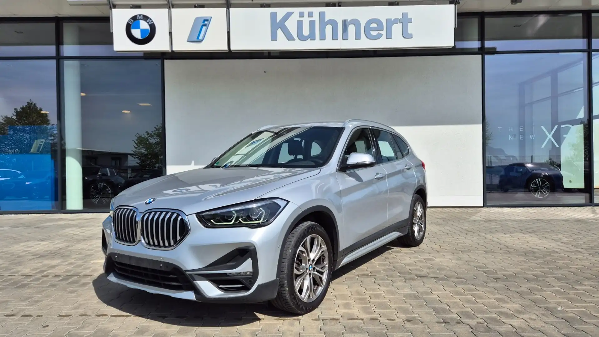 BMW X1 sDrive20i xLine/LED/ParkAss/AUT/PDC/Tempomat Argento - 1