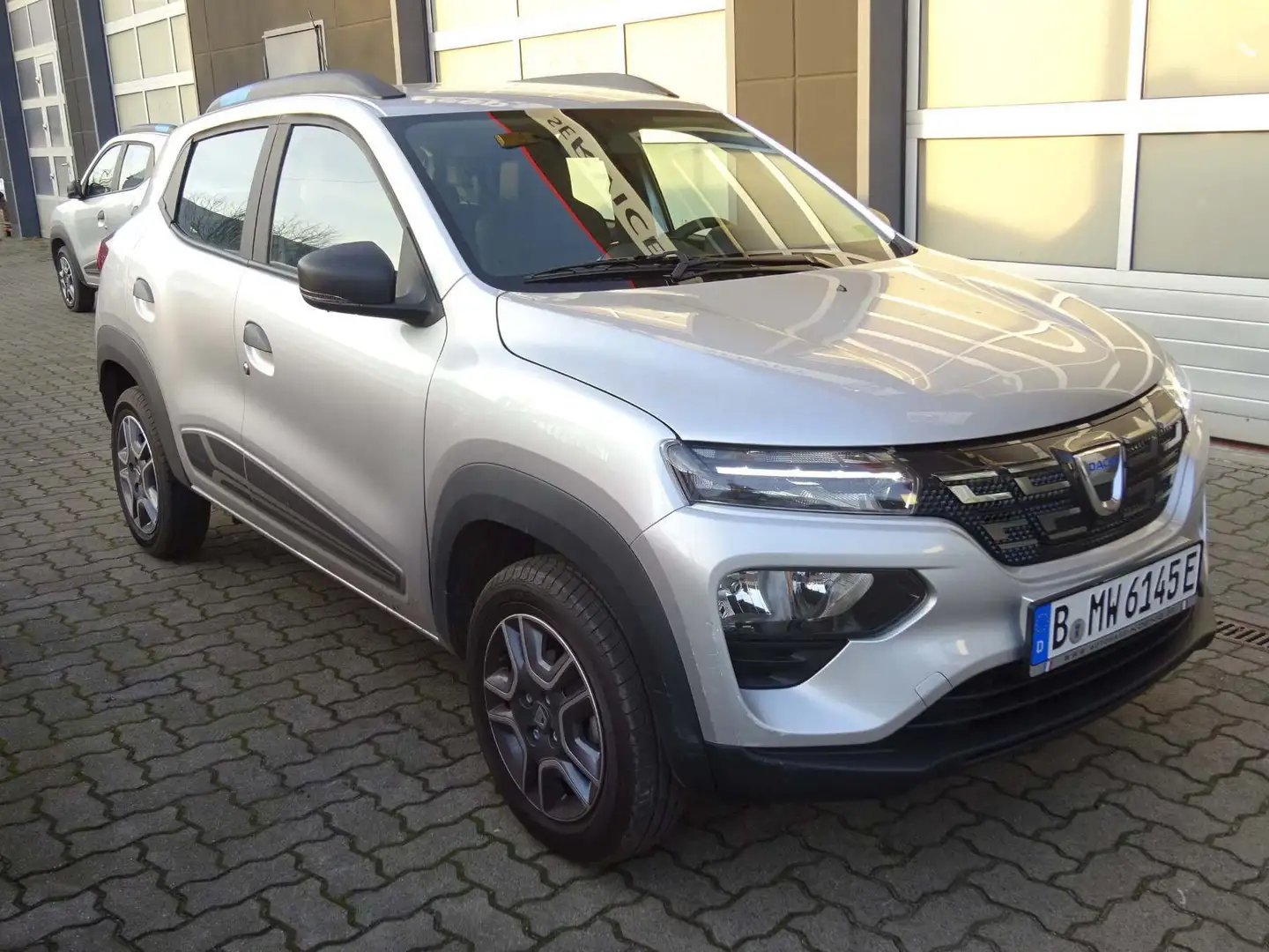 Dacia Spring Business Automatik Klima*Navi*Rückfahrcam Silber - 2