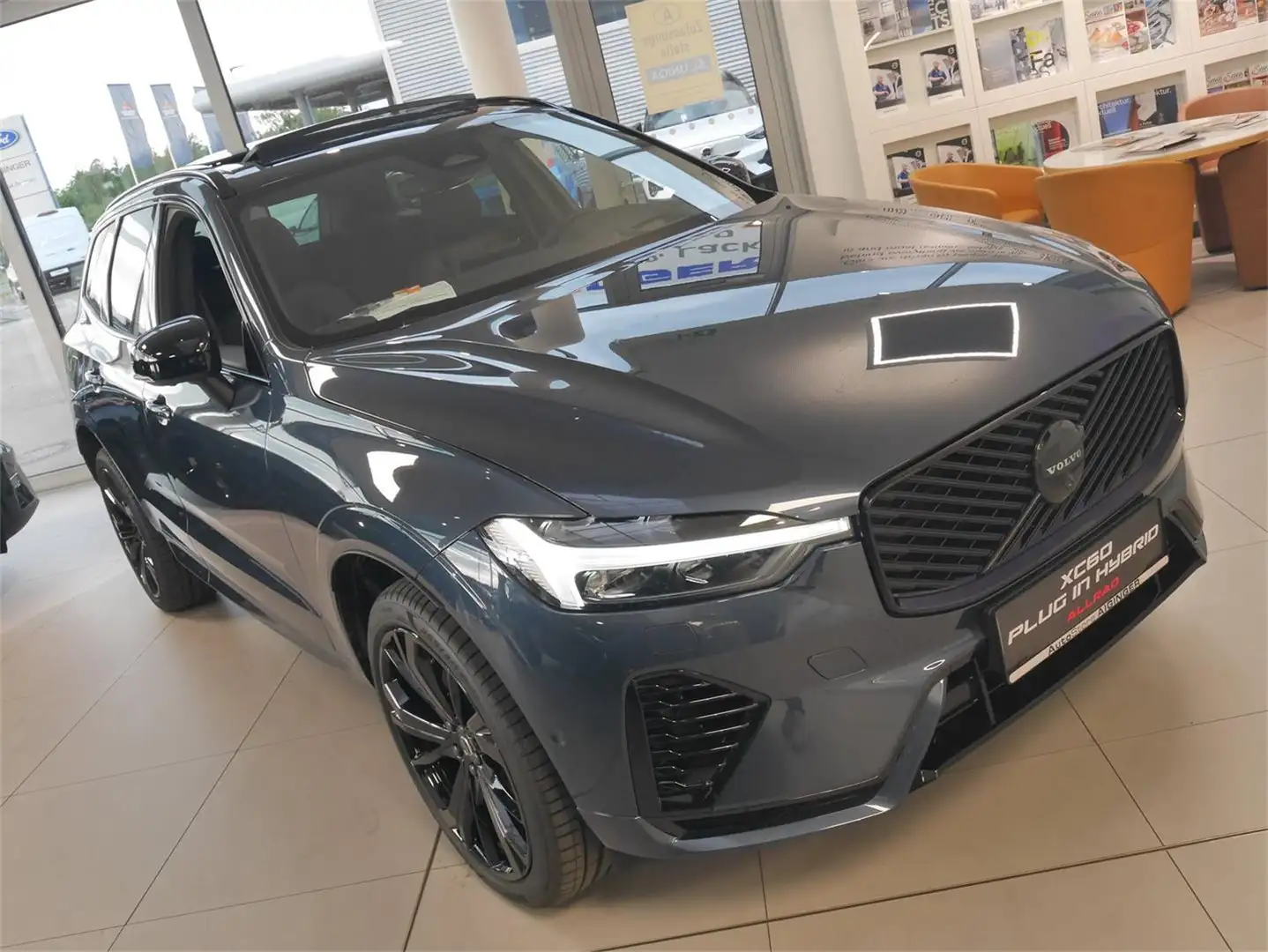 Volvo XC60 T6 AWD Facelift Ultra Black Edition Blau - 2