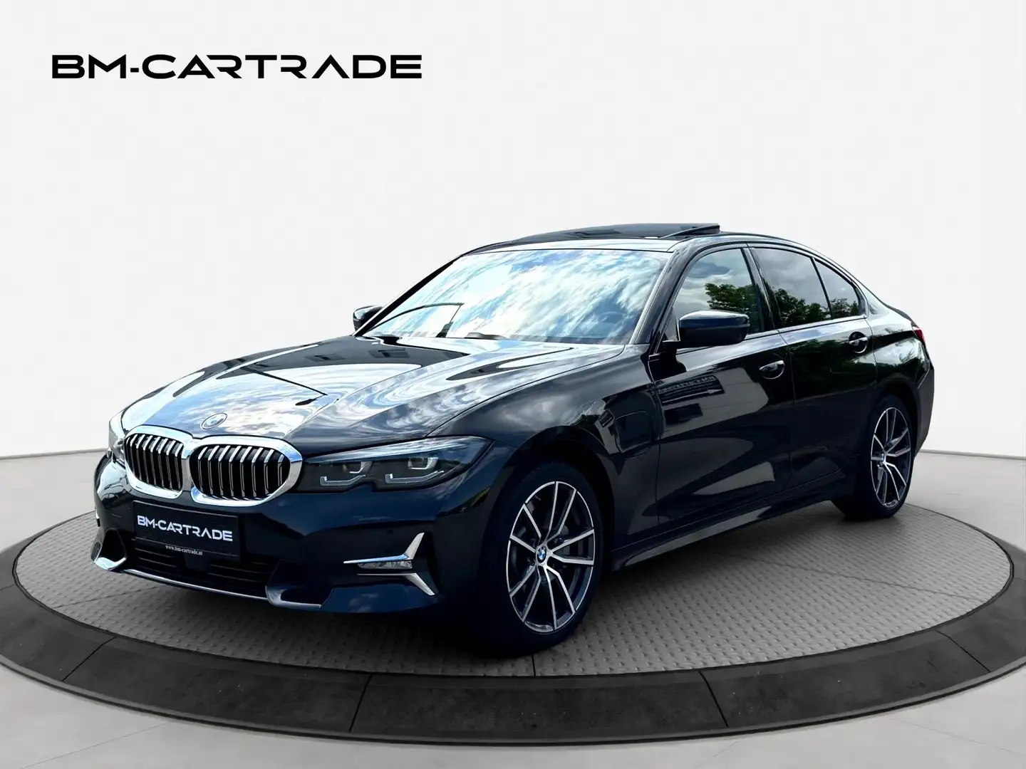 BMW 330 e/LuxuryLine/Leder/HeadUp/Schiebed. Schwarz - 1