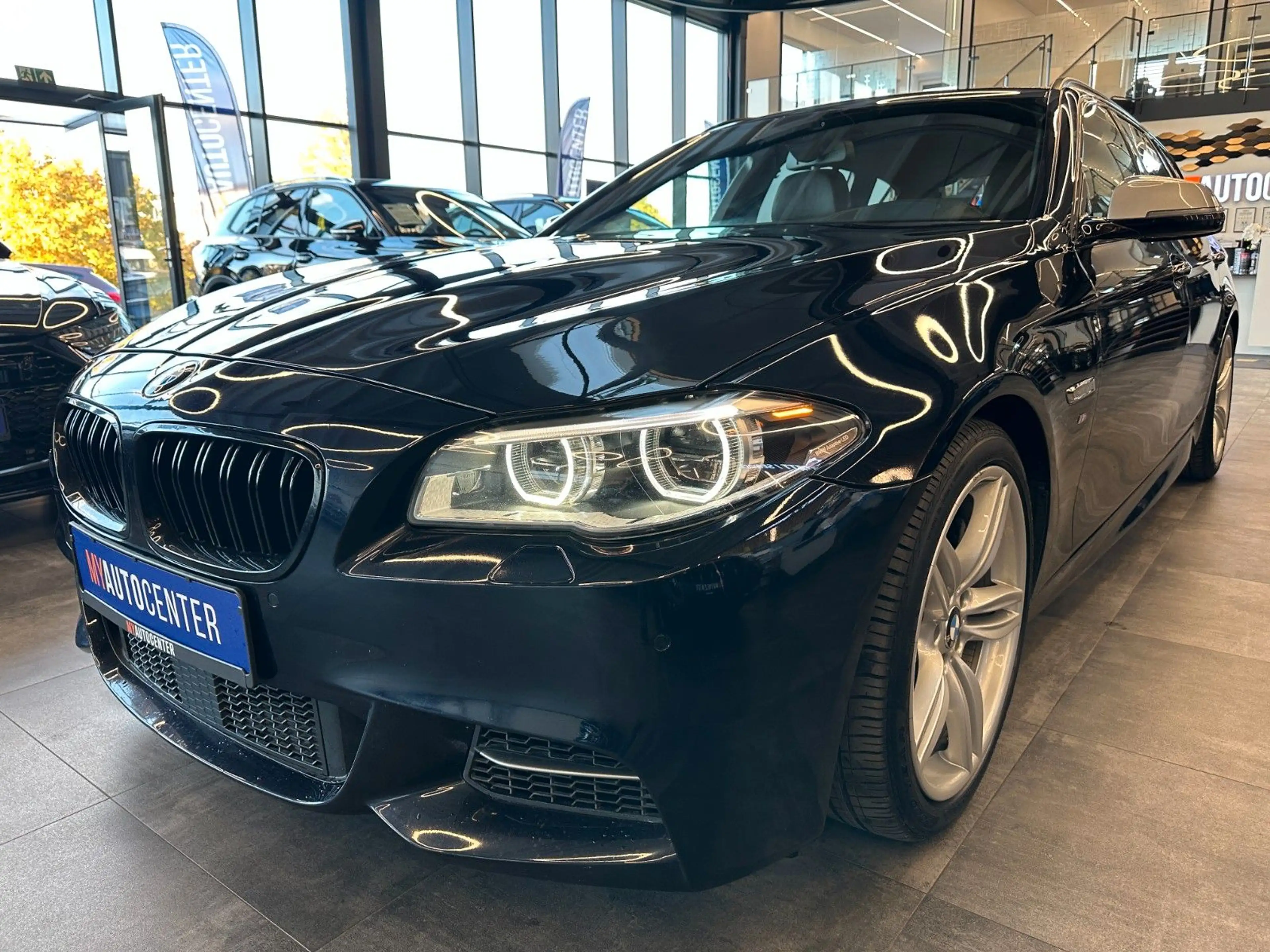 BMW 550 *Vollausstattung*HeadUP*4-ZONEN*AHK*LEDER* — photo 4