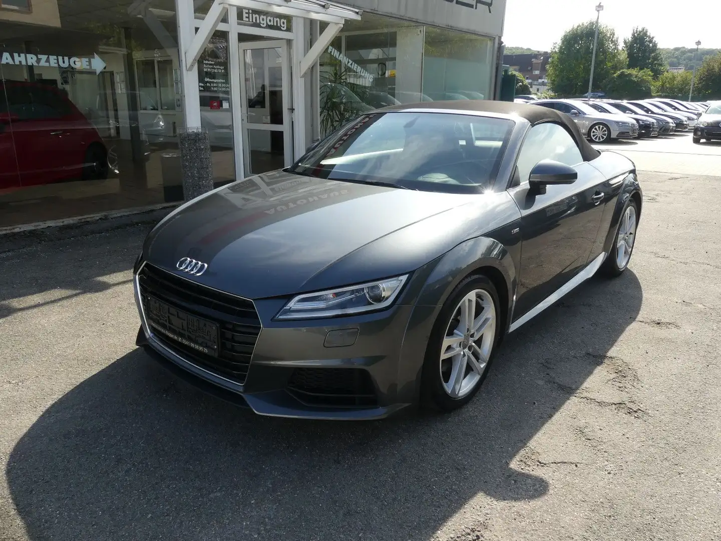 Audi TT Roadster 2.0 TDI ultra Grau - 2