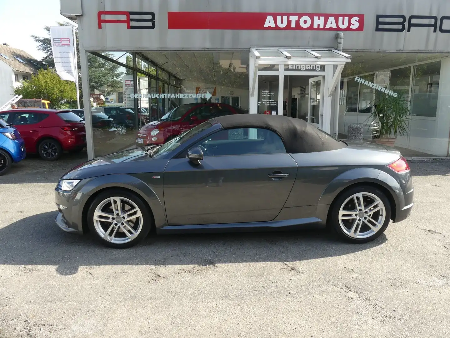 Audi TT Roadster 2.0 TDI ultra Grau - 1