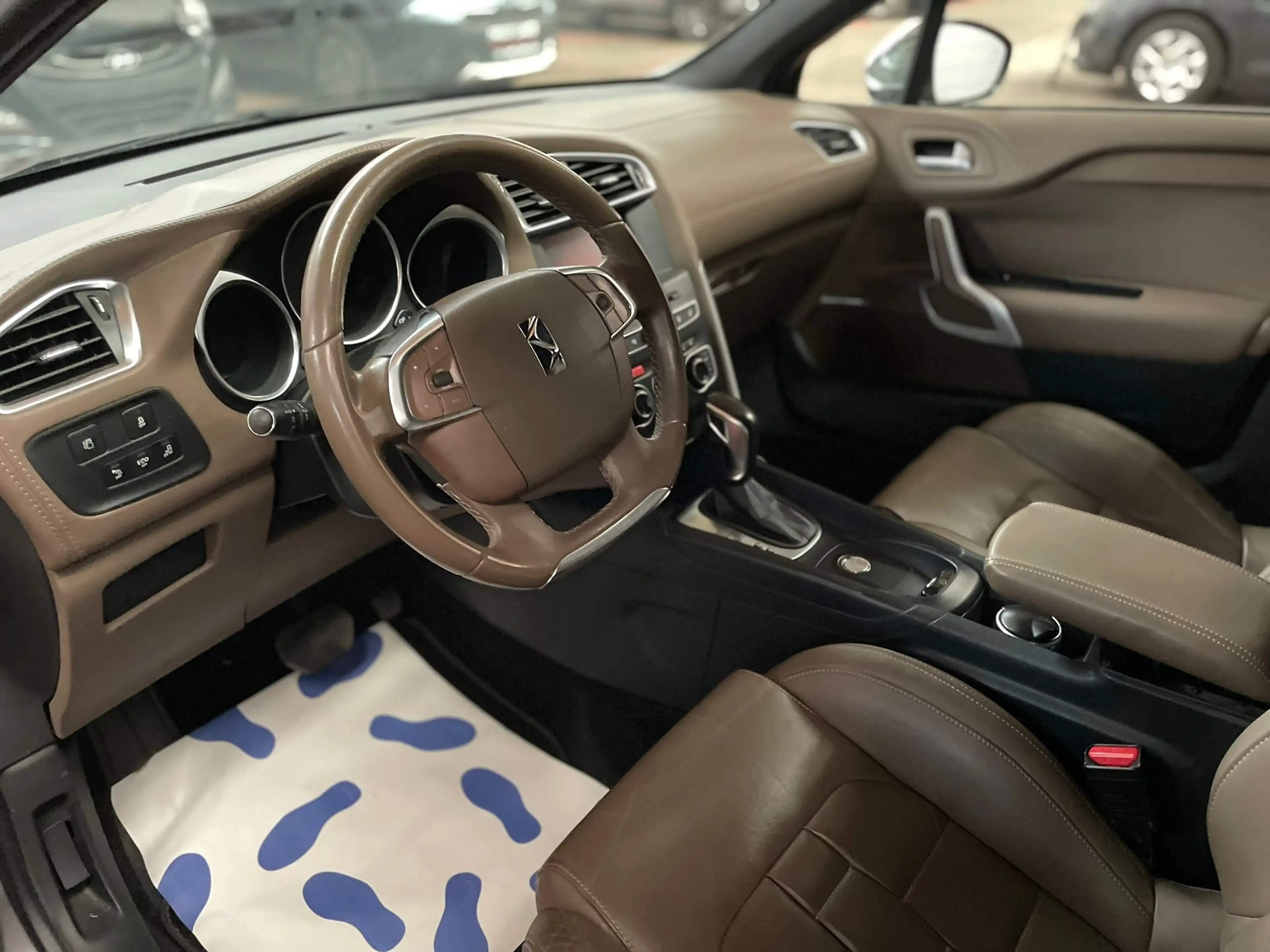 DS Automobiles DS 4 Crossback DS 4 Crossback 2.0 BlueHDi So Chic S — photo 6