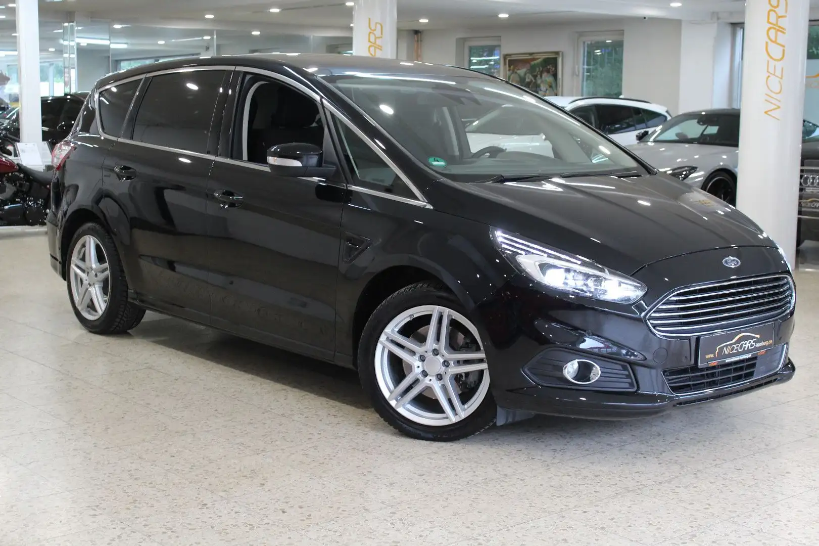 Ford S-Max 2,0TDCI"Titanium"7 Sitze"Panorama"ACC"LED" Negro - 1