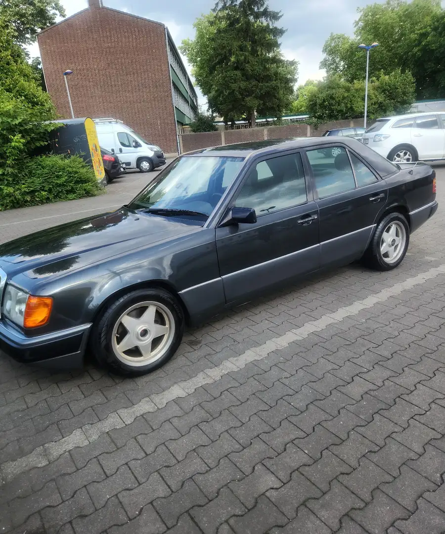Mercedes-Benz 230 W124.H Kennzeichen..TÜV NEU.ACHSE NEU.Aut.sitzheiz Schwarz - 1