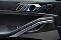 BMW X6 M50 dAS * NP: € 140.050 / 1HD.  / FULL OPTION * Zwart - thumbnail 22