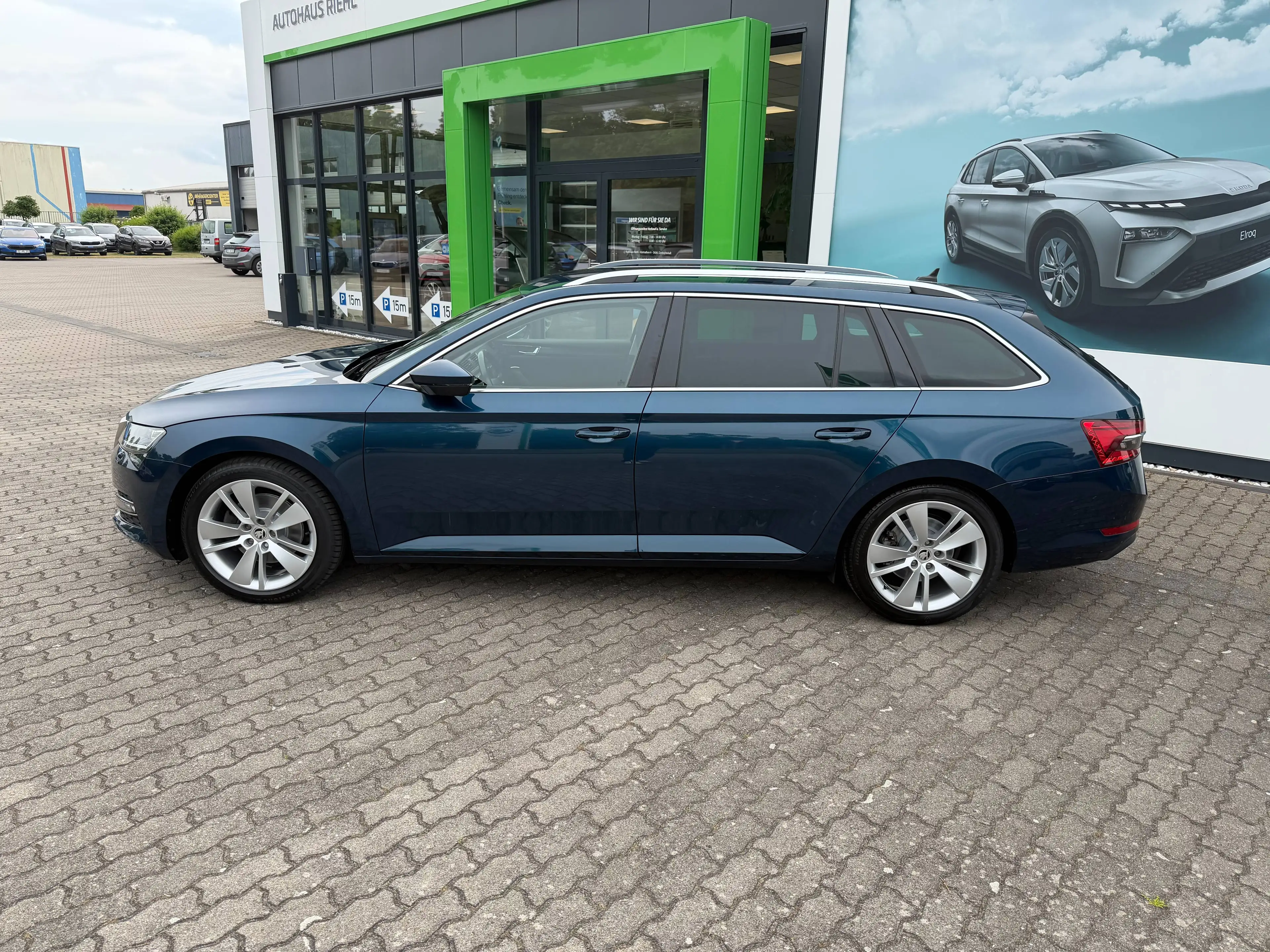 Skoda Superb Premium Edition* 2,0 TDI 147 kW* DSG* Navi* AHZ — photo 9