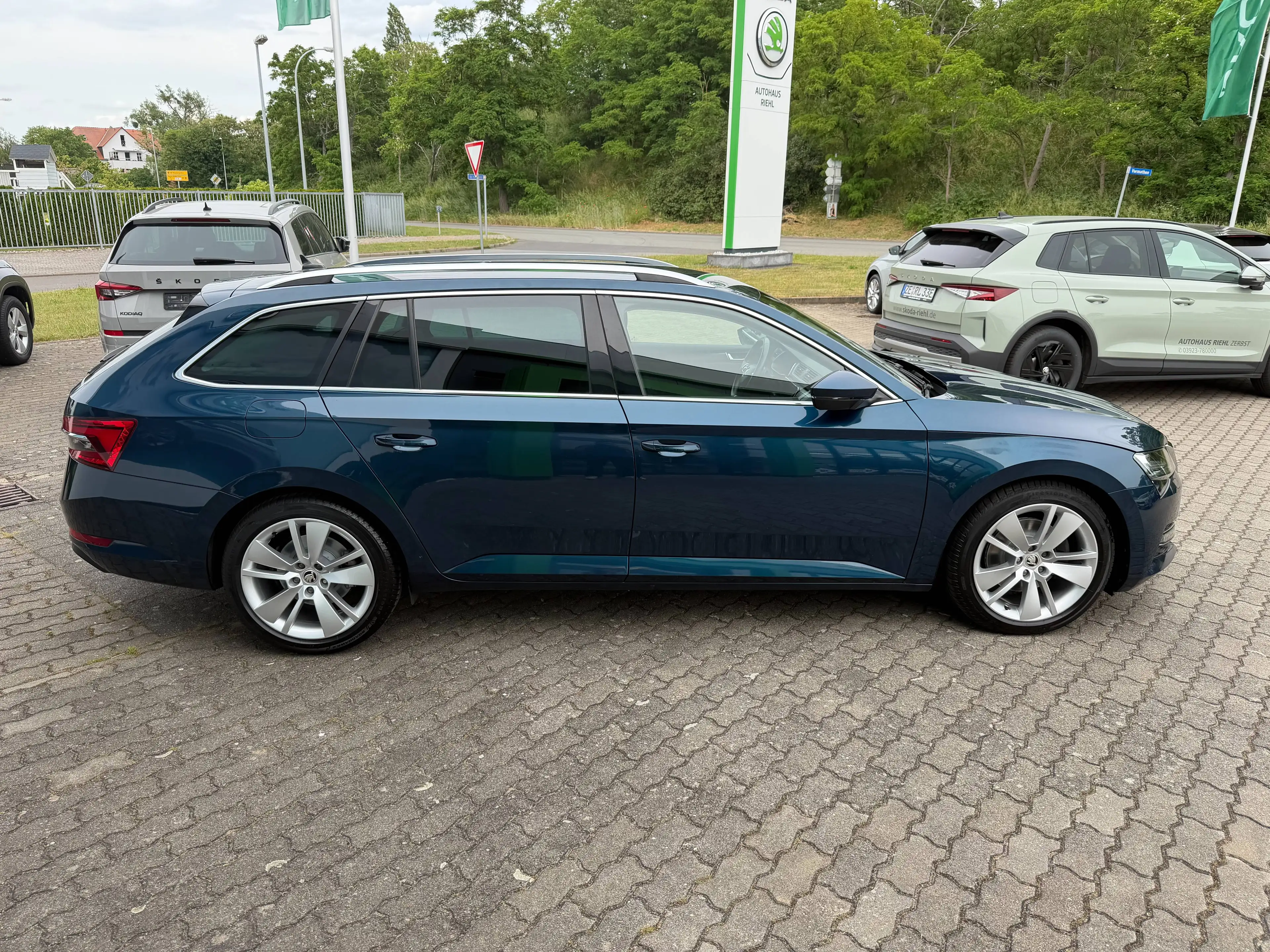 Skoda Superb Premium Edition* 2,0 TDI 147 kW* DSG* Navi* AHZ — photo 5