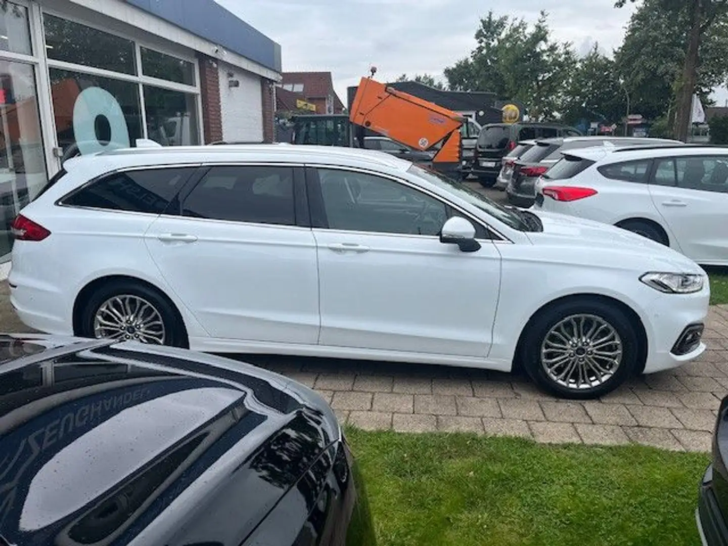 Ford Mondeo Tur. 2.0 EcoBl Tita AUT LED NAVI KAM SHZ White - 2
