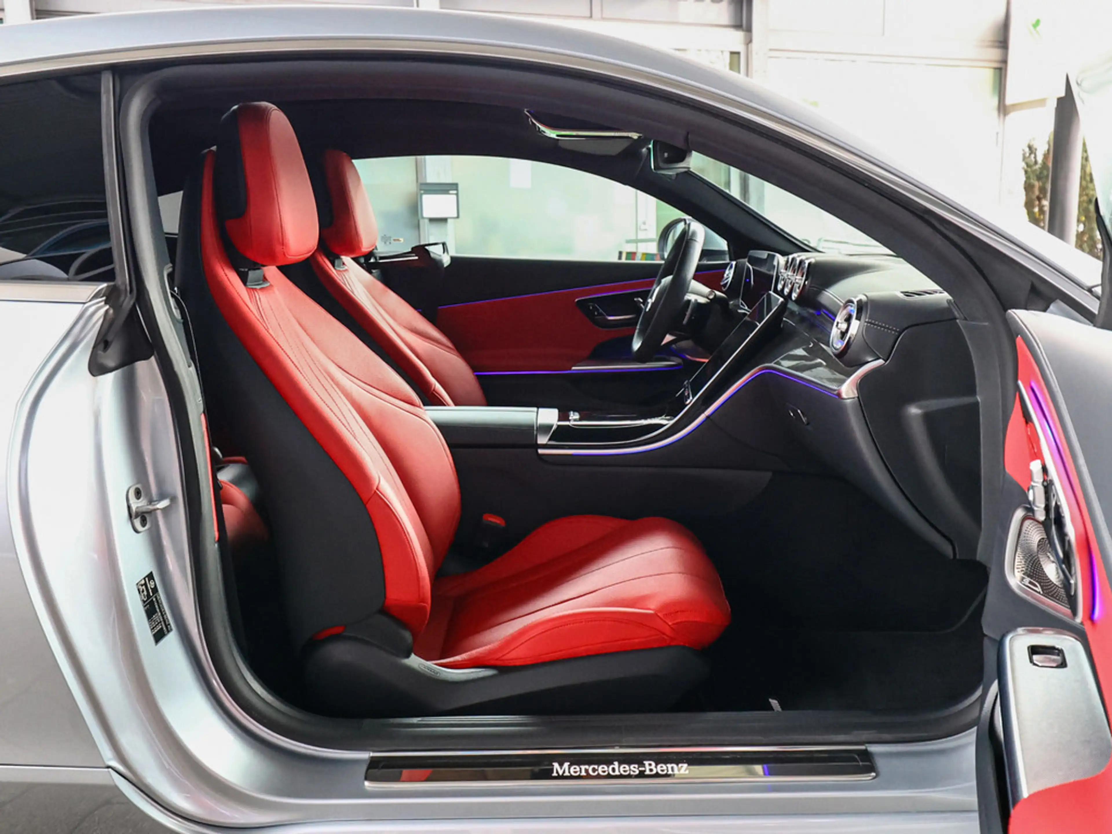 Mercedes-Benz CLE 300 4M Coupé AMG Sport Premium+ Distr. LE — photo 4