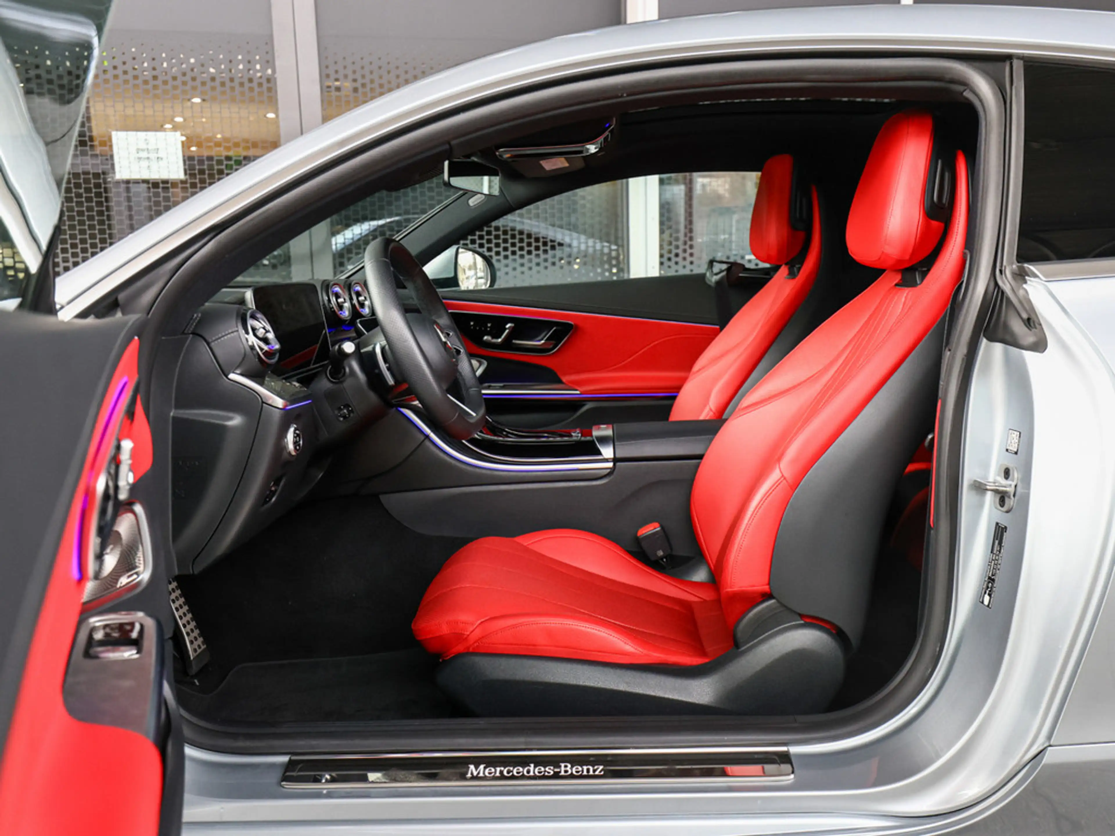 Mercedes-Benz CLE 300 4M Coupé AMG Sport Premium+ Distr. LE — photo 10