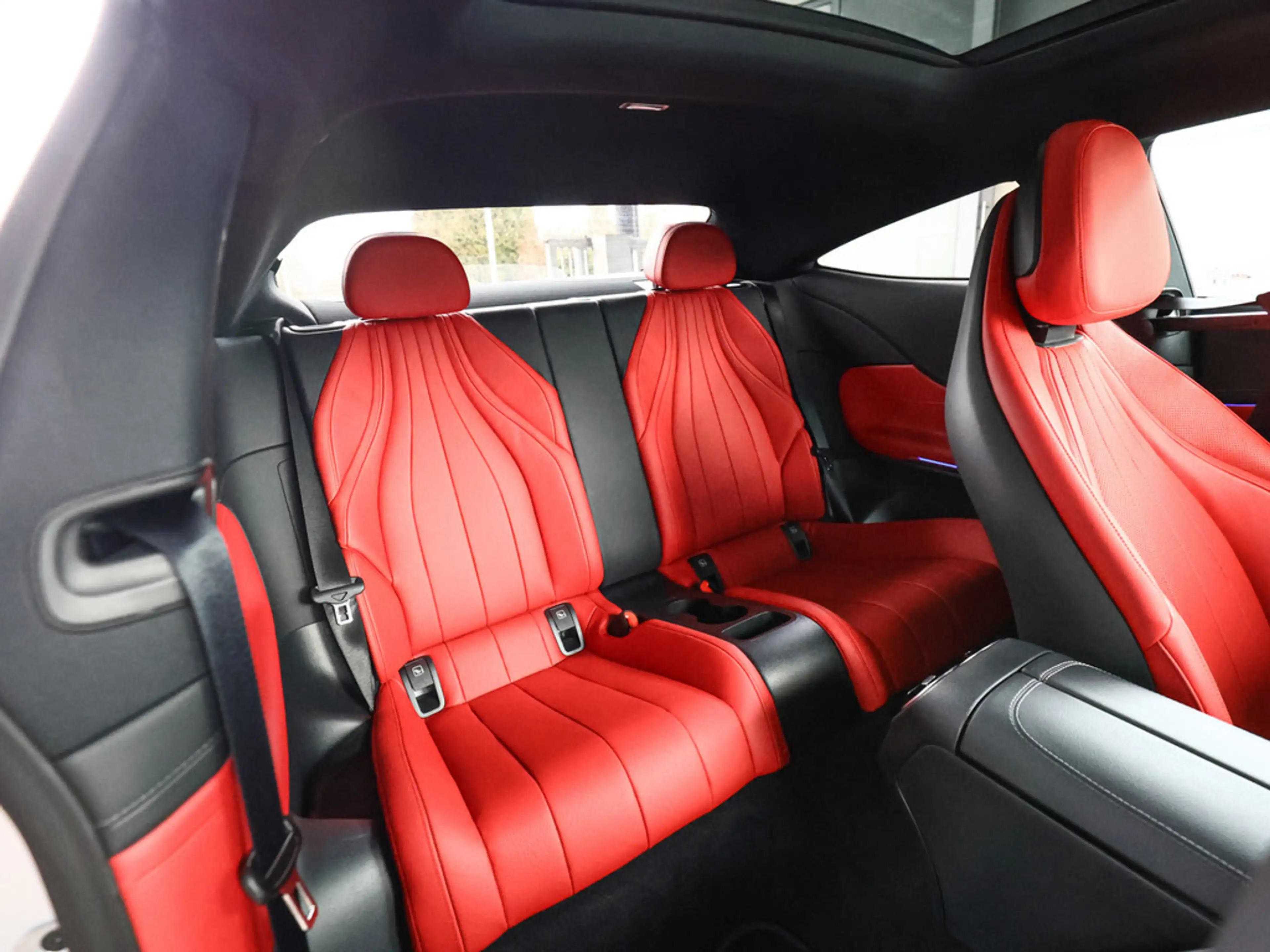 Mercedes-Benz CLE 300 4M Coupé AMG Sport Premium+ Distr. LE — photo 8