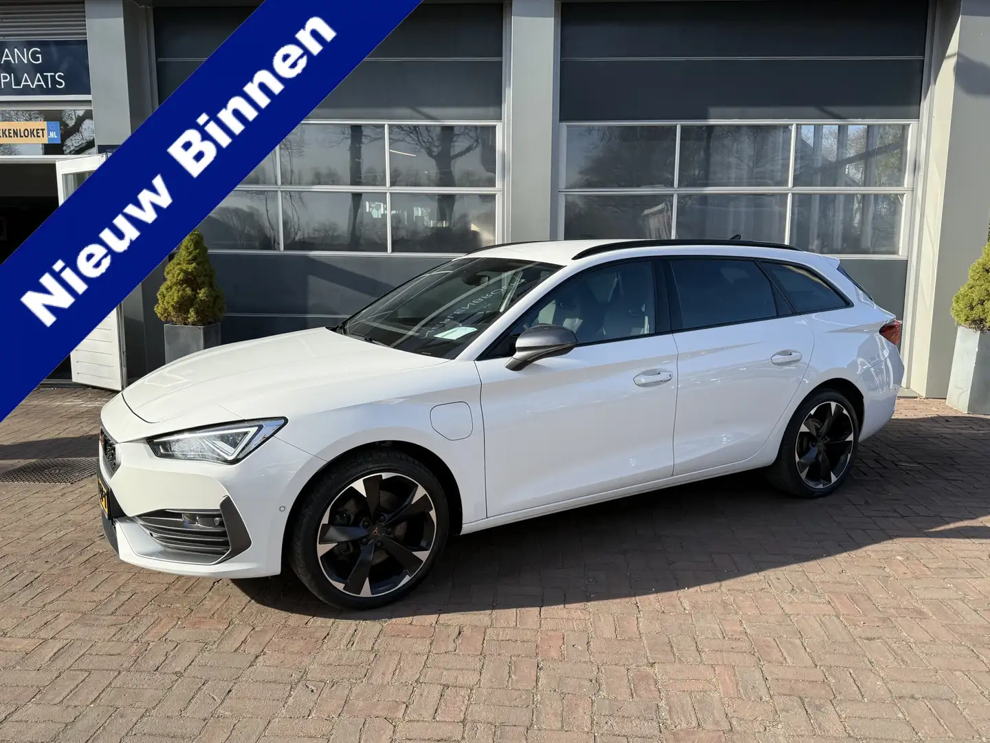 CUPRA Leon Sportstourer 1.4 e-Hybrid VZ Adrenaline Hybride Na Wit - 1