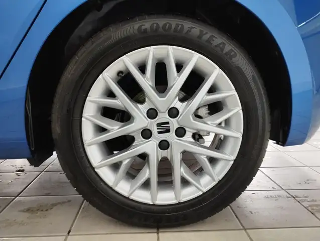 Seat Ibiza view 8