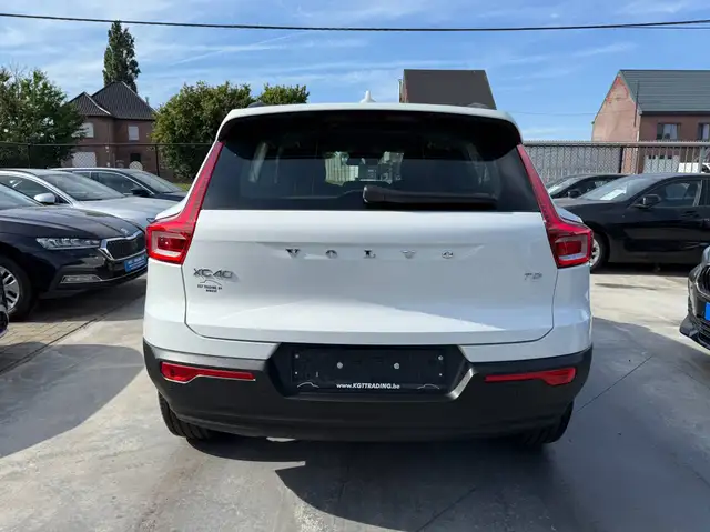 Volvo XC40 view 6