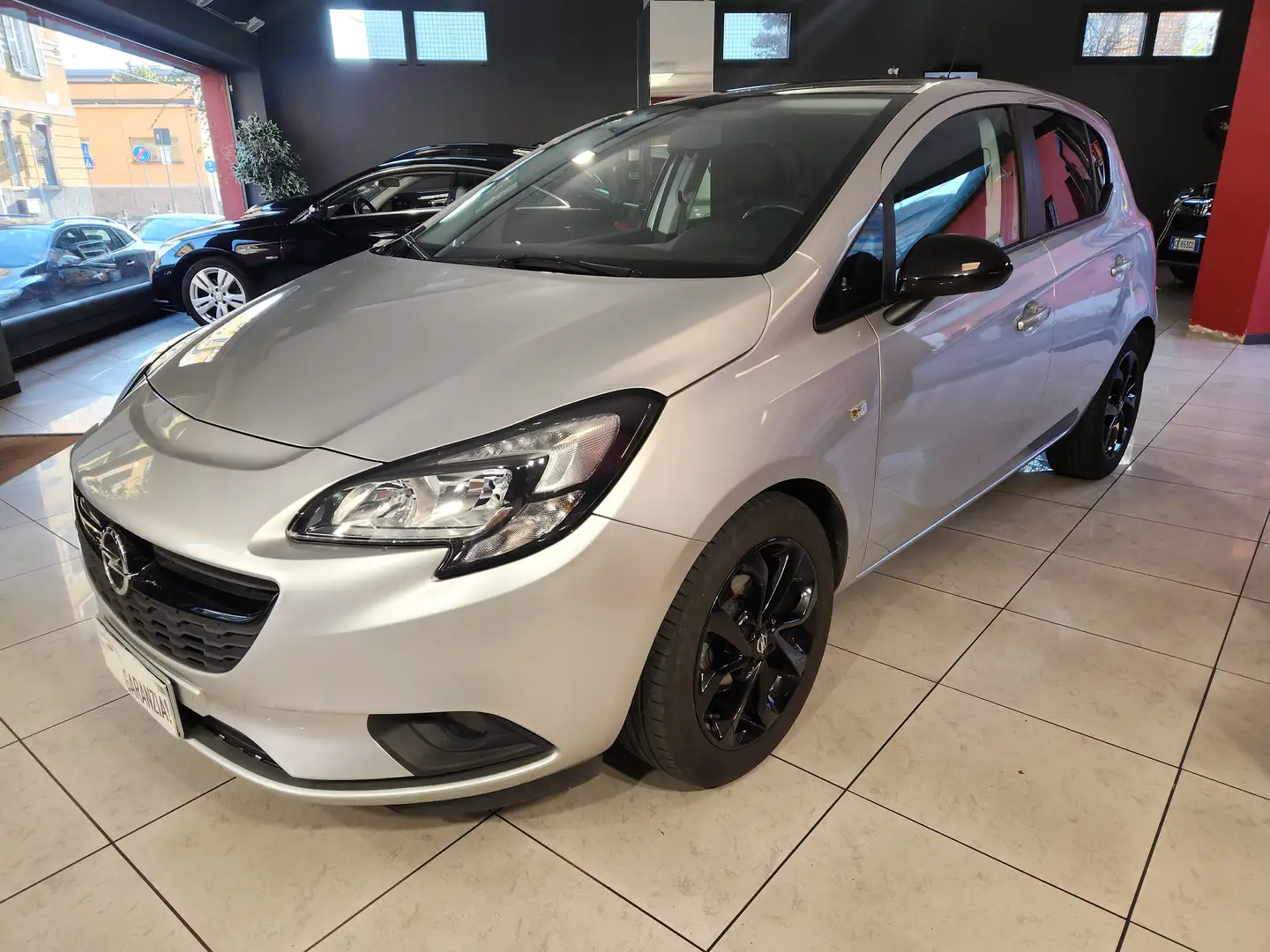 Opel Corsa (IN ARRIVO)5p 1.4 Black Edition Gpl Tech 90cv Grau - 1